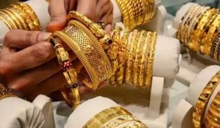 ملک میں سونے کی قیمتیں گرنے لگیں