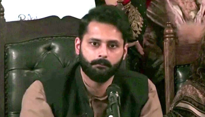 میر رضا کے اہل خانہ کے وکیل جبران ناصر۔فوٹو: فائل