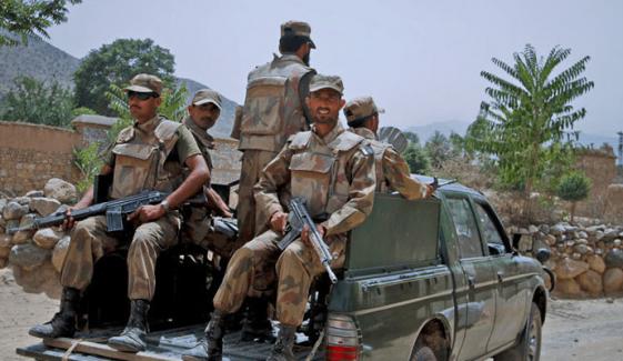 بلوچستان: سیکیورٹی فورسز کی کارروائیاں، 21 دہشتگرد ہلاک، فائرنگ کے تبادلے میں 6 بہادر سپوت شہید بلوچستان: سیکیورٹی فورسز کی کارروائیاں، 21 دہشتگرد ہلاک، فائرنگ کے تبادلے میں 6 بہادر سپوت شہید