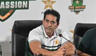 عاقب جاوید نے انگلینڈ کیخلاف ٹیسٹ سیریز میں شکست کی ذمہ داری بابر اور سرفراز پر ڈال دی