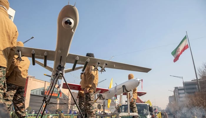 ایران کے کویت، بحرین، اردن، عراق میں امریکی اڈوں پر حملے، کئی ہیلی کاپٹر و دورنز تباہ