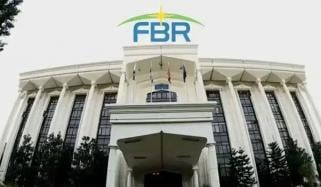 ایف بی آر کے 16 افسران کے پاس غیر ملکی شہریت یا گرین کارڈ ہونے کا انکشاف