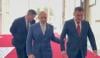 کرغز صدر خود گاڑی چلا کر وزیرِ اعظم شہباز شریف کو ایئر پورٹ لائے اور الوداع کیا