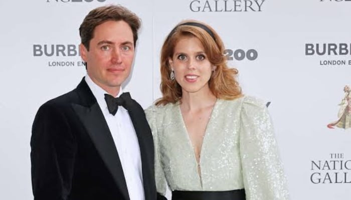 Princess Beatrices Edoardo Mapelli Mozzi makes his way home as family life takes big turn