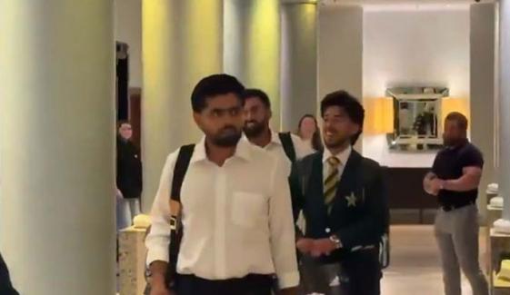 پاکستان کرکٹ ٹیم انگلینڈ کیخلاف تیسرا ٹیسٹ میچ کھیلنے برمنگھم پہنچ گئی