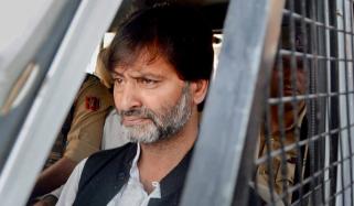 بھارت میں قید یاسین ملک کا اپنا مقدمہ مزید لڑنے سے انکار، اہلیہ کو رفاقت سے آزاد کرنے کا پیغام