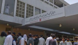 سانحہ پمز اسپتال، سیکیورٹی اسٹاف کو فائر بریگیڈ کا ہیلپ لائن نمبر معلوم نہ ہونے کا انکشاف