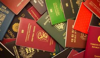 دنیا میں گلابی پاسپورٹ کیوں نہیں؟ حیران کن وجہ سامنے آ گئی