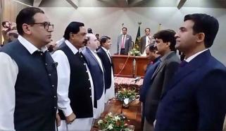 آزاد کشمیر حکومت کی 8 رکنی کابینہ نے عہدے کا حلف اٹھا لیا