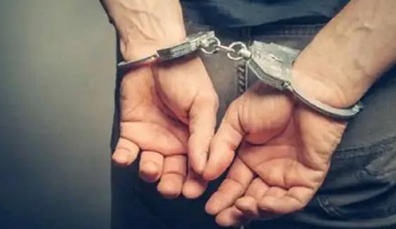 کراچی میں خاتون پر تیزاب پھینکنے والا ملزم پنجاب سے گرفتار کراچی میں خاتون پر تیزاب پھینکنے والا ملزم پنجاب سے گرفتار