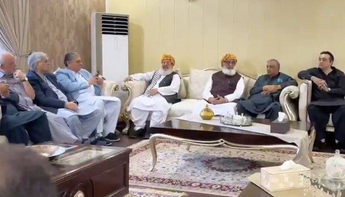 صوبہ خیبر پختونخوا میں عملاً کوئی حکومت نہیں: مولانا فضل الرحمان