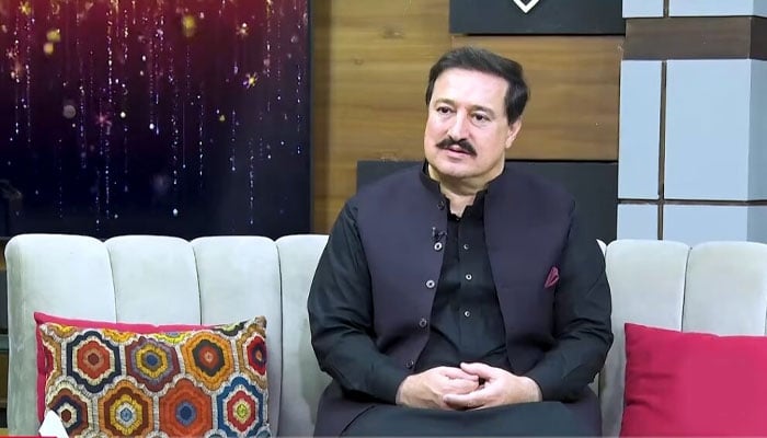 اداکار و سابق فوجی افسر کرنل قاسم شاہ — اسکرین گریب
