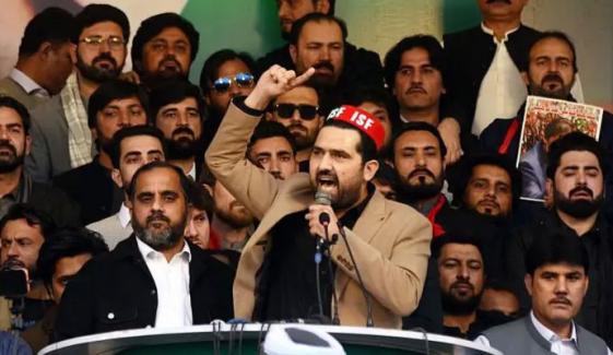 وزیر اعلیٰ خیبرپختونخوا کراچی ٹول پلازہ پہنچ گئے