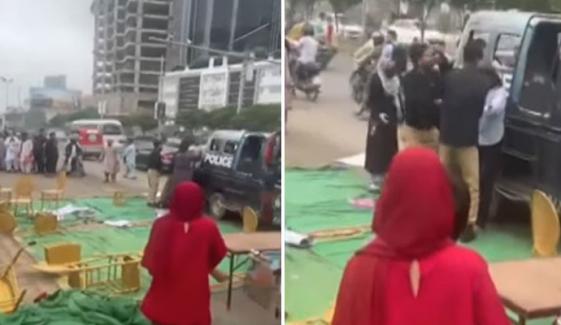 کراچی: صومالی قزاقوں کے ہاتھوں یرغمالیوں کے اہلخانہ کا احتجاج، حراست کے بعد رہا