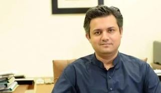 حماد اظہر کو حراست میں لینے کے باوجود باقاعدہ گرفتاری نہ ڈالی جا سکی