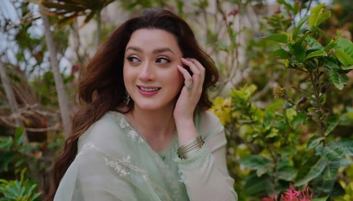 اداکارہ مومنہ اقبال — فائل فوٹو