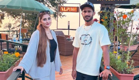 حسن علی کی اہلیہ کی شادی شدہ مردوں سے افیئر چلانے والی خواتین پر تنقید، مبہم پوسٹ نے ہلچل مچا دی