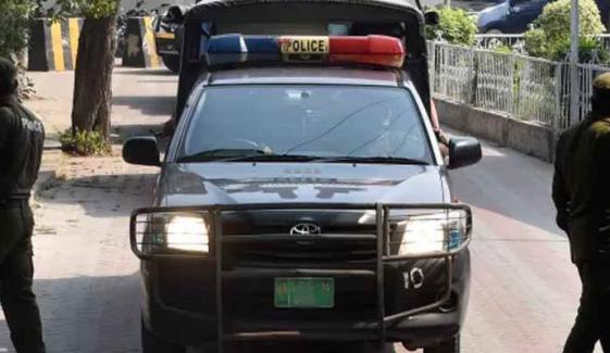 سرگودھا: گھریلو تنازع پر ماں پر بیٹے اور بہو کا مبینہ تشدد سرگودھا: گھریلو تنازع پر ماں پر بیٹے اور بہو کا مبینہ تشدد