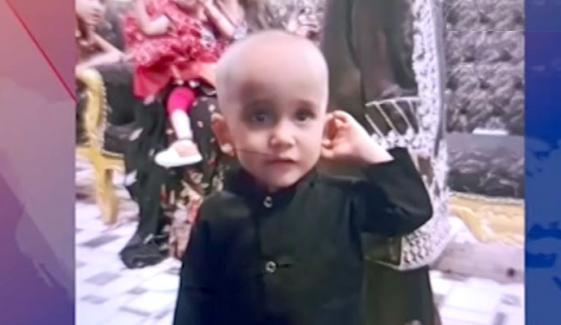 حیدر آباد: کھلے نالے میں گر کر جاں بحق بچے کی تدفین کردی گئی حیدر آباد: کھلے نالے میں گر کر جاں بحق بچے کی تدفین کردی گئی