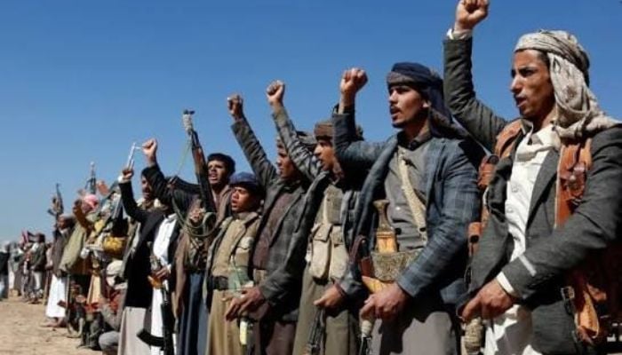 Yemen war escalates: 50,000 flee amid rapid Houthi coastal offensive