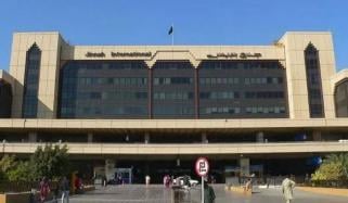 کراچی ایئر پورٹ پر ویکسی نیشن سینٹر میں عمرہ زائرین کا رش، مرکز اتوار کو کھلا رہے گا، فوکل پرسن