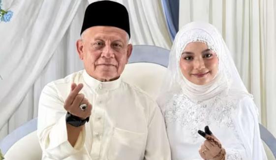 72 سالہ ملائیشین فٹبال لیجنڈ کی 20 سالہ لڑکی سے شادی
