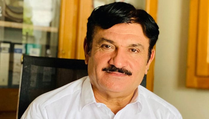 حکومت کی 100 روپے سبسڈی پر اب کسٹمر اور پیٹرول پمپ اونر آپس میں لڑیں گے: ہمایوں خان
