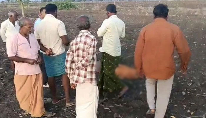 ملزم نے خاتون کو بے دردی سے قتل کرکے ننھی بیٹی کو لاش پر بٹھا دیا