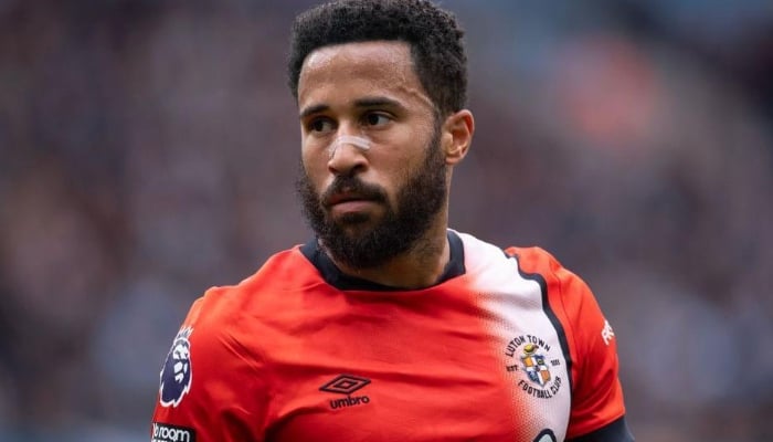 Andros Townsend run over by pitch roller in Thailand during warm up, reacts
