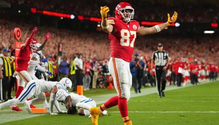 Mahomes outlasts colts in OT thriller: Chiefs Edge Indianapolis 33-30 as Kelce makes history