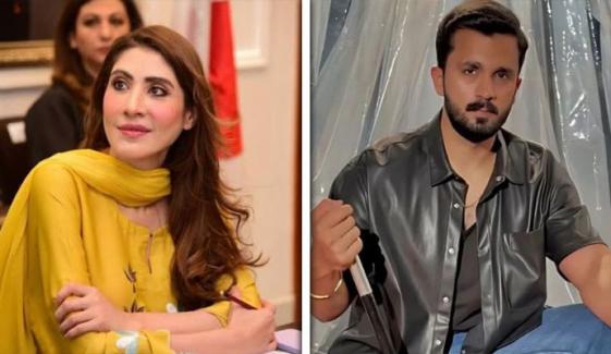 بچوں سے زیادتی سے متعلق متنازع بیان، حنا پرویز بٹ نے رجب بٹ کو آڑے ہاتھوں لے لیا بچوں سے زیادتی سے متعلق متنازع بیان، حنا پرویز بٹ نے رجب بٹ کو آڑے ہاتھوں لے لیا