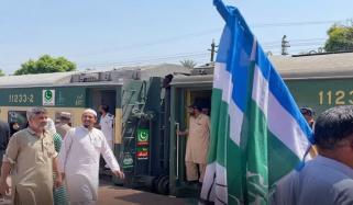 جماعت اسلامی کا ٹرین مارچ روہڑی پہنچ گیا