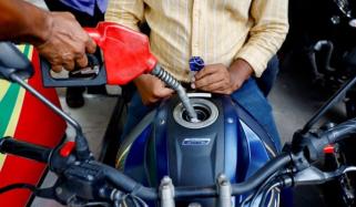 بنگلادیش میں پیٹرولیم مصنوعات کی قیمتوں میں 17.4 فیصد تک اضافہ