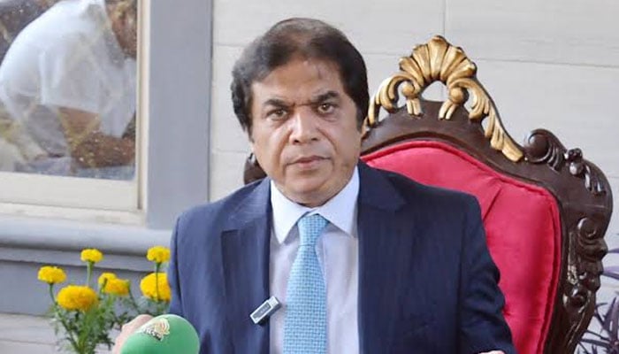 وزیرِ ریلوے حنیف عباسی— فائل فوٹو