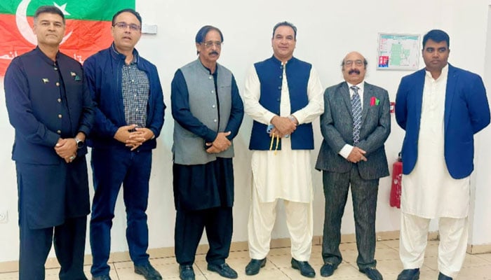 پی ٹی آئی فرانس کے نو منتخب تنظیمی عہدیداروں کی تقریبِ حلف برداری، ذمہ داری نوٹیفکیشنز تقسیم