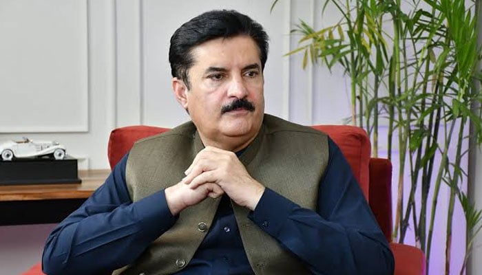 گورنر خیبر پختون خوا فیصل کریم کنڈی— فائل فوٹو