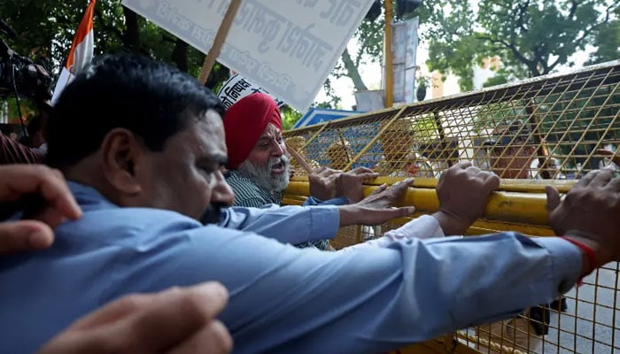 بھارت میں پھر مظاہرے، چیف الیکشن کمشنر کے استعفے کا مطالبہ