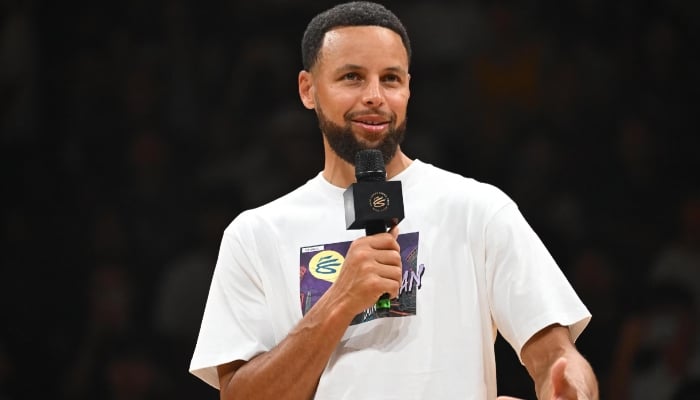 Stephen Curry agrees to two-year Warriors contract extension with pay cut