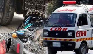 کراچی: شاہراہِ بھٹو پر ٹریفک حادثہ، پولیس اہلکار جاں بحق