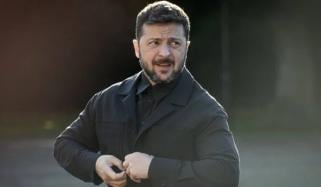 یوکرینی صدر زیلنسکی سوٹ کیوں نہیں پہنتے؟