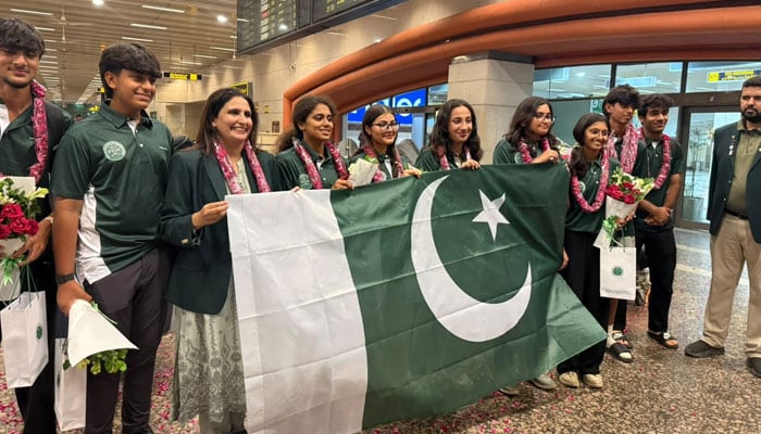 بنگلادیش میں کامیابیوں کے بعد قومی جونیئر گالفرز کی لاہور واپسی