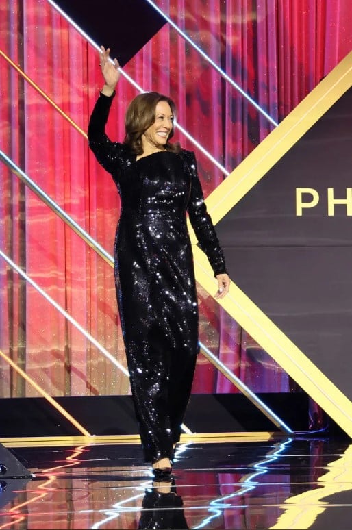 5 times Kamala Harris snubbed suits to serve red carpet glam