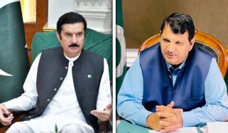 سہیل آفریدی کا مزید وزیرِ اعلیٰ کے پی رہنا نقصان دہ ہے، فیصل کریم کنڈی اور امیر مقام کا اتفاق: ذرائع