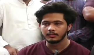 والد کی لاش کب پاکستان آئے گی کچھ نہیں بتایا گیا: بیٹا کاشف عمر 