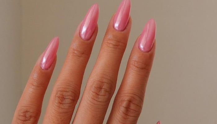 Hailey Biebers Bubblegum glaze