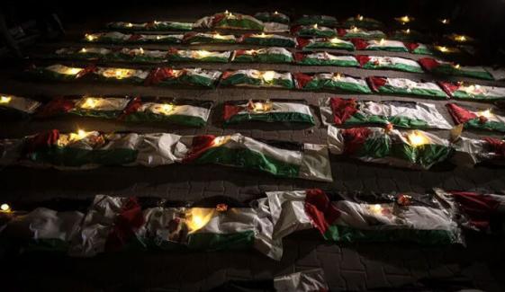 غزہ: 2023ء کی تباہ عمارت کے ملبے سے ملی 100 فلسطینی شہداء کی لاشوں کی اجتماعی تدفین آج ہو گی