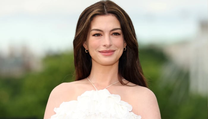 Anne Hathaway looks back at her early ‘00s outfit – See her hilarious response