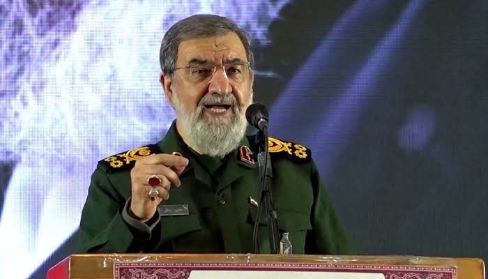 دشمن نے نئی غلطی دہرائی تو ایران نئے محاذ کھولے گا، زیادہ حیرت انگیز جواب دیگا، محسن رضائی