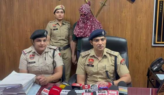 بھارت: زیادتی کا جھوٹا الزام لگا کر 90 لاکھ روپے ہتھیانے والی خاتون گرفتار