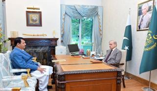خیبر پختونخوا میں بڑھتی دہشتگردی کو ہر قیمت پر روکنا ہو گا: وزیرِ اعظم